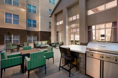 Homewood Suites by Hilton Dallas-Arlington - image 4